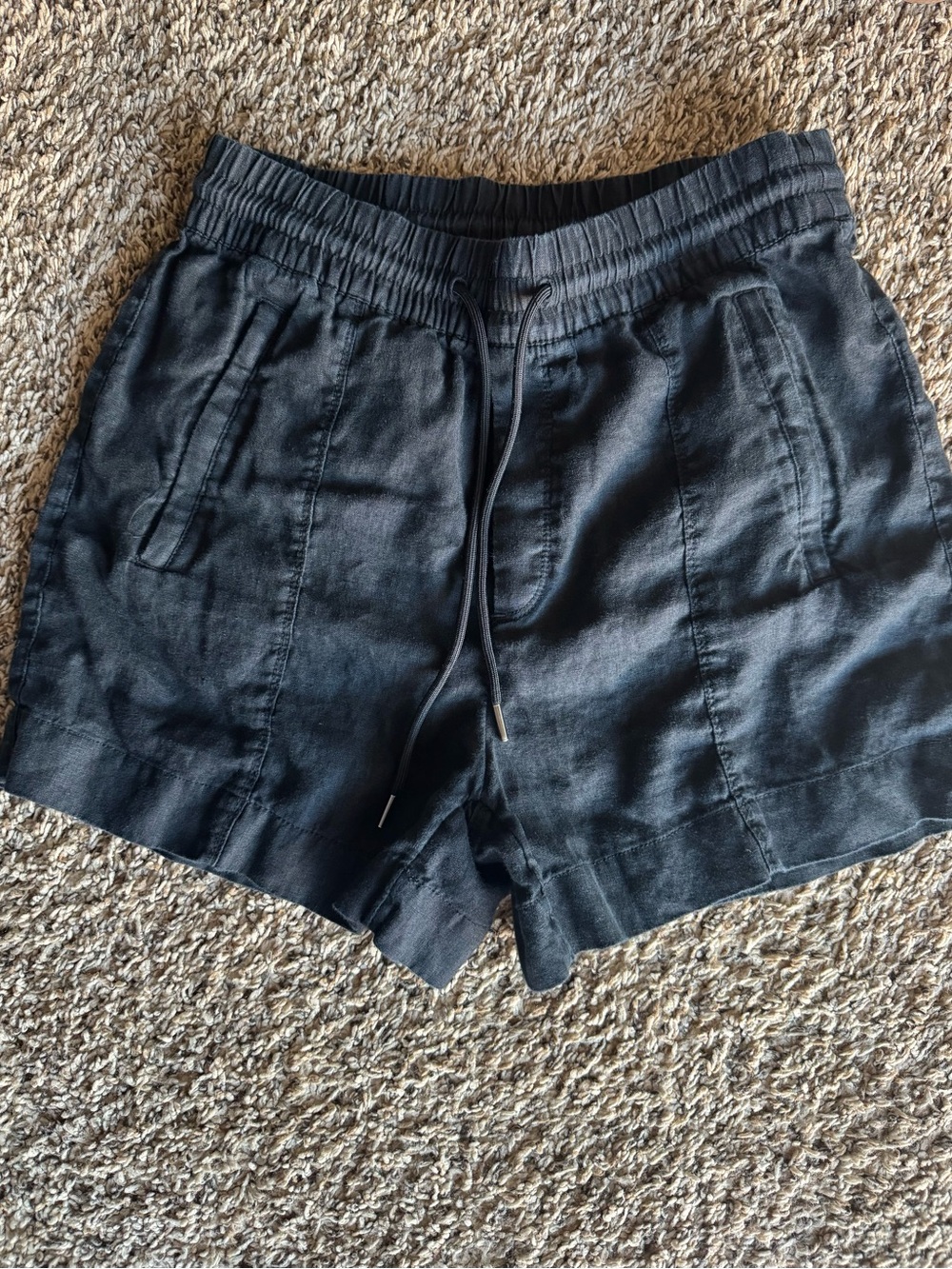 Athleta retreat linen shorts 4” 
XS